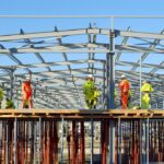 5 situații care creionează costul real al unei hale industriale